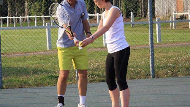 Débutant au Tennis : Les 4 étapes obligatoires pour démarrer le tennis