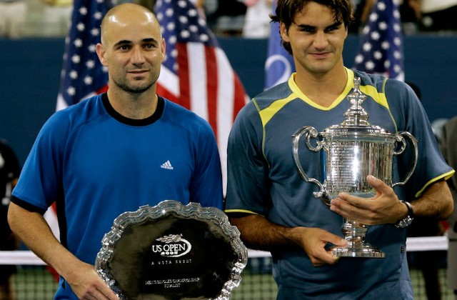 En 2005 à l'US Open, Federer bat André Agassi 6/3 2/6 7/6 6/1