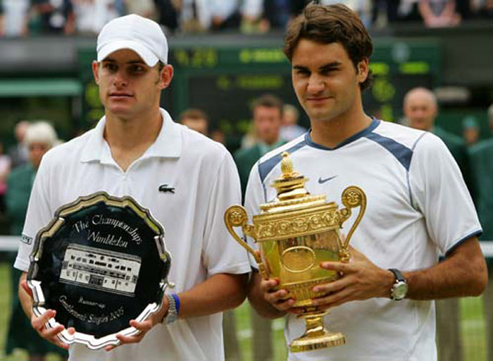 En 2005 à Wimbledon, Federer bat Andy Roddick 6/2 7/6 6/4