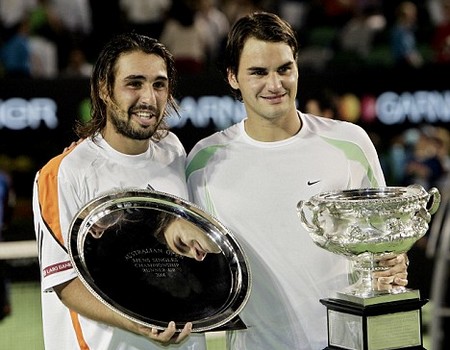 En 2006 à l'Open d'Australie, Federer bat Marcos Baghdatis 5/7 7/5 6/0 6/2