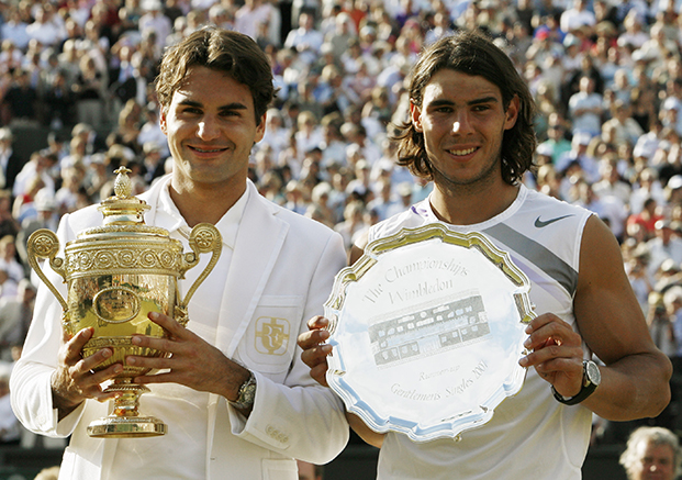 En 2007 à Wimbledon, Federer bat Rafael Nadal 7/6 4/6 7/6 2/6 6/2